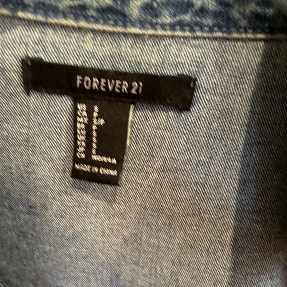 Distressed Jean jacket - Picture 2 of 3